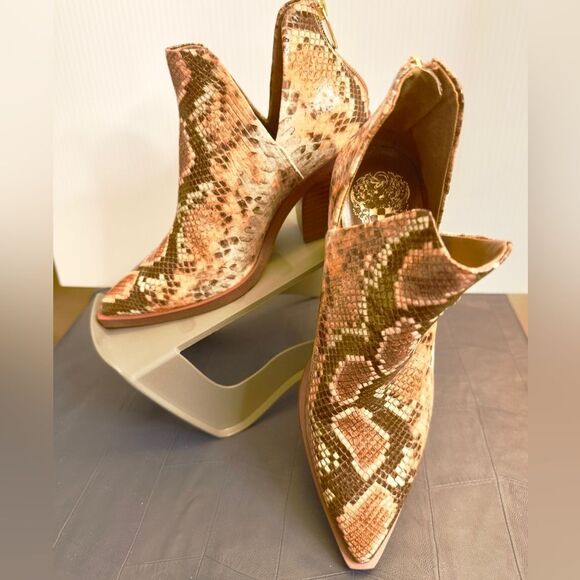 Vince Camuto Shoes - EUC Vince Camuto Snake Skin Cut Out Ankle Booties